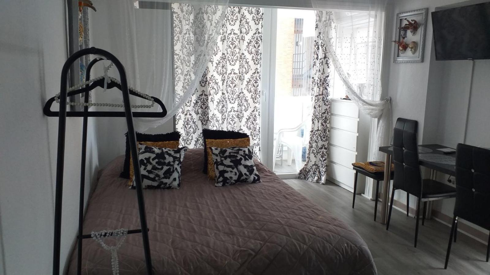 Inlesa 5A Holiday Apt With Pool 貝尼多姆 外观 照片